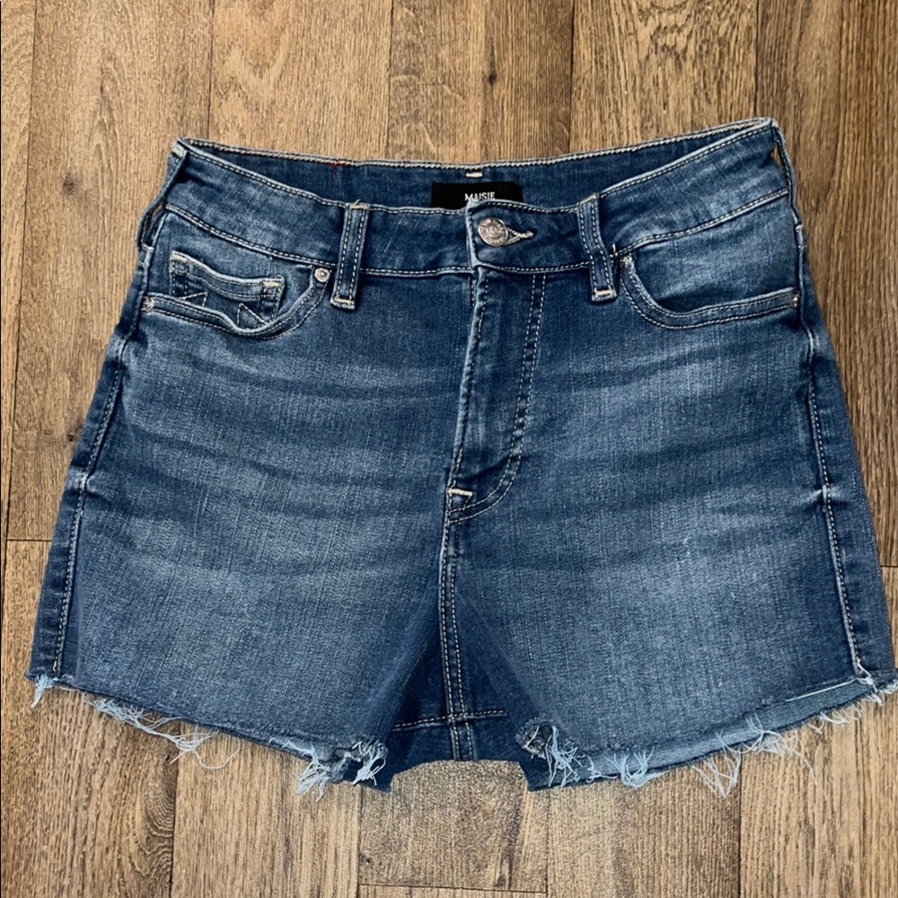 True Religion Maisie Denim Jean Shorts Women’s size 28 raw hem stretchy